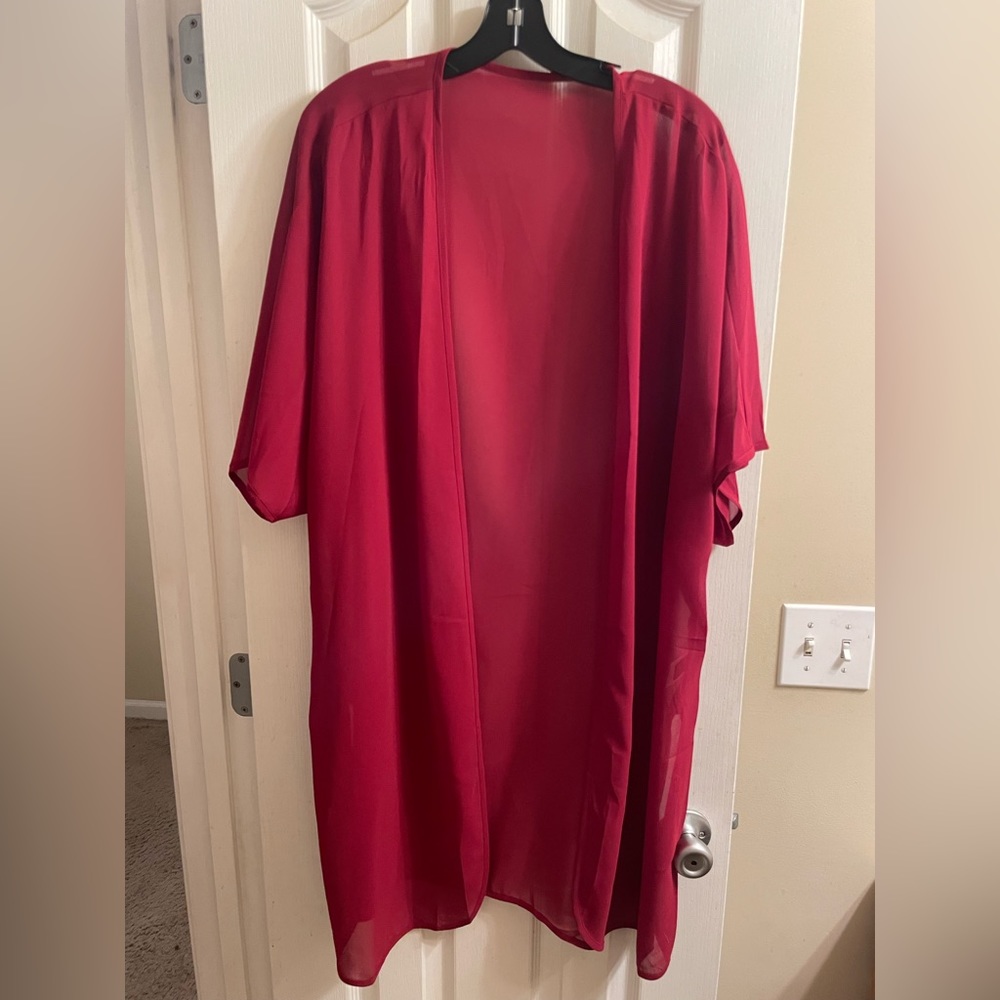 Long, lightweight, red kimono
